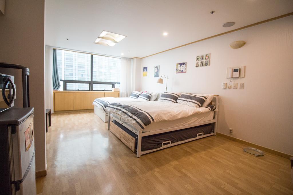 Junho House *